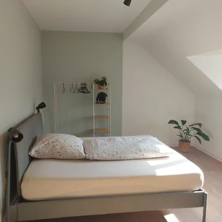 House 27 公寓 *